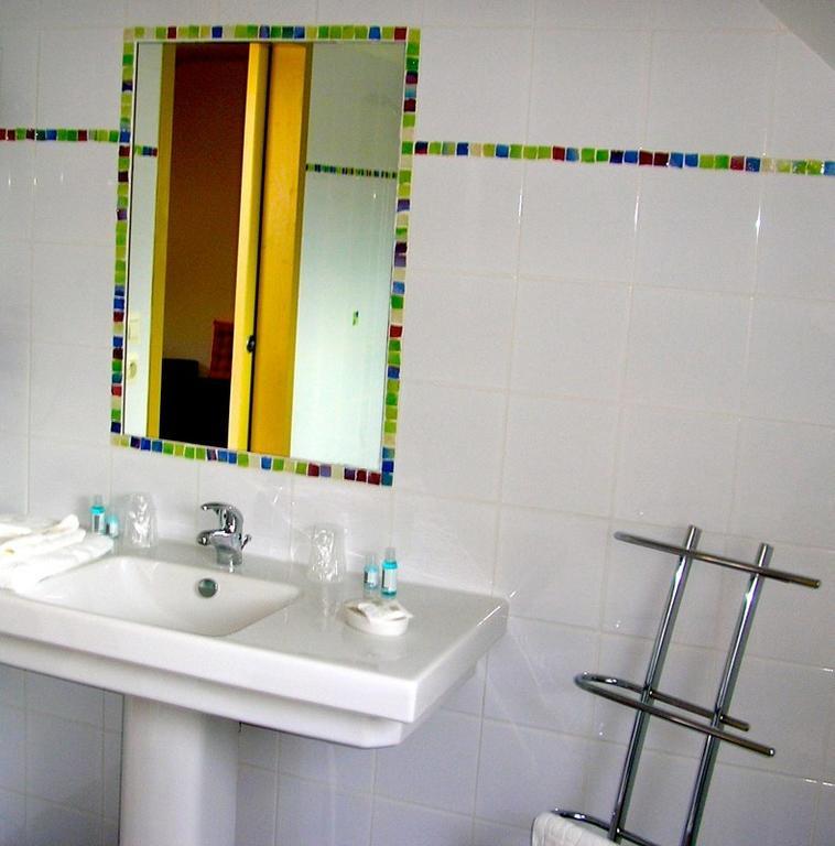Hotel Le Chevalier Gambette Saint-Armel Rum bild